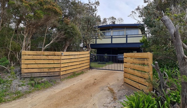 Prom Views Holiday Stay in Walkerville