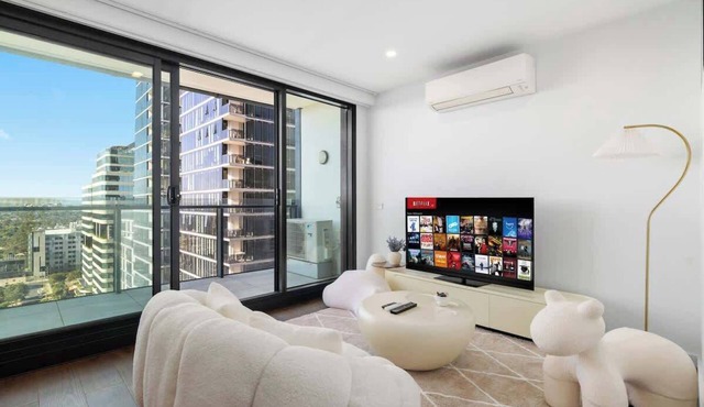 Puddings Home Box Hill Stylish 2BR Mountain View Gym in Box Hill
