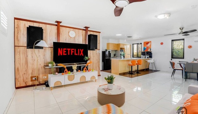 Quiet 5 bedrooms House located in Springfield Lakes