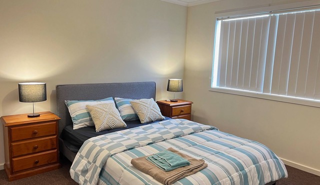 Quiet Abode with convenience. 3 Large bedrooms, whole house. in Melton South