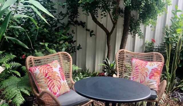 Quiet and spacious 2 Bed 1 bath Townhouse in Pimlico