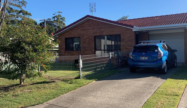 Quiet Beach House, 2 mins from the beach! in Dicky Beach