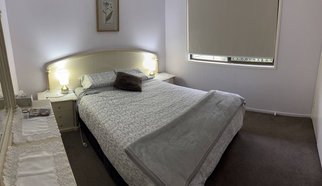 Quiet cozy room by the beach R1 in Brighton