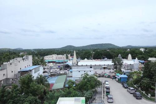 R R Paradaise in Pūtalapattu
