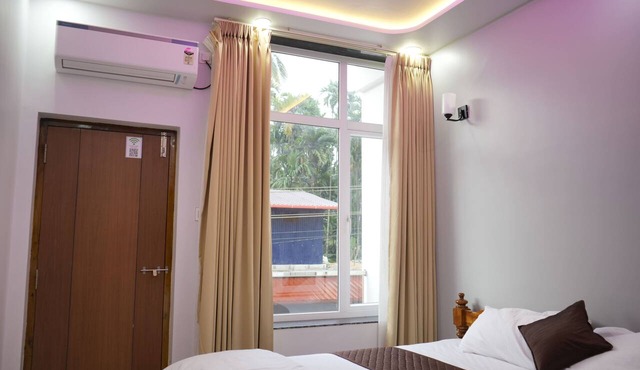 RadhaKrishna Lodge in Honavar