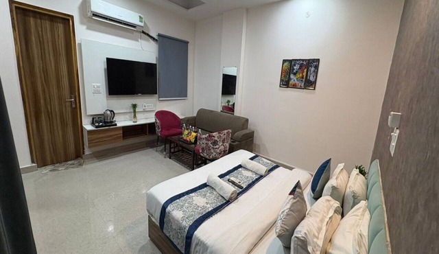 Radiant Blu Hotel in Noida