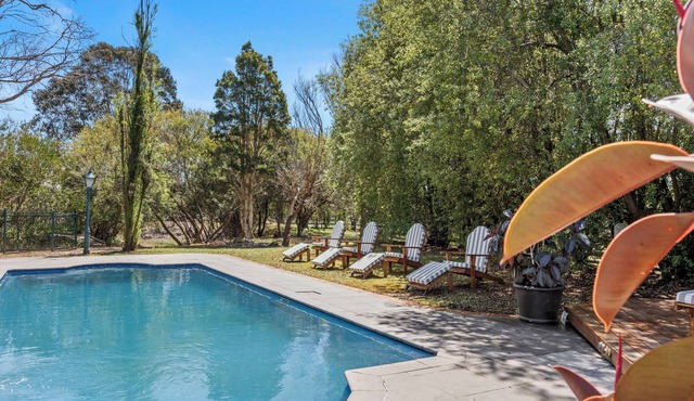 Raygold Park Equestrian Accommodation plus Pool House in Moorooduc