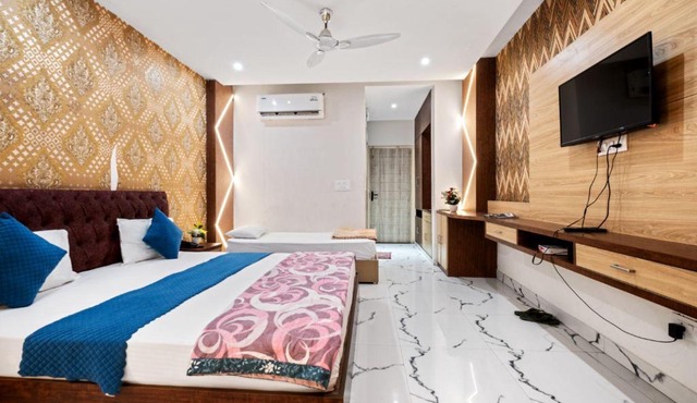 RBS Hotel & Restaurant 5 mint walking distance from Ram Janam Bhumi in Ayodhya