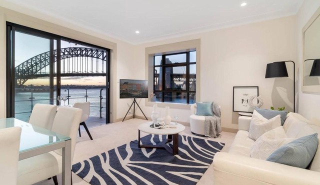 Reflections - World Class 360 Harbour Views! in Sydney