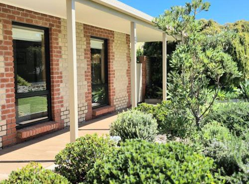 Relax on Ryan Robe - 100m to Beach, Cafes and Town in Robe