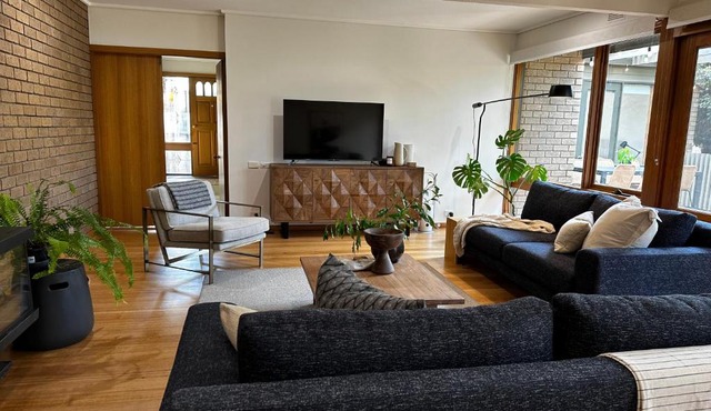 Relaxed and stylish -self check in, secure parking in Mount Clear