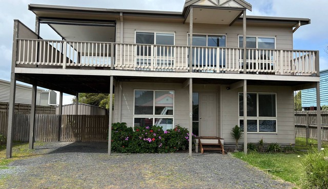 Relaxing home minutes from the beach in Surf Beach