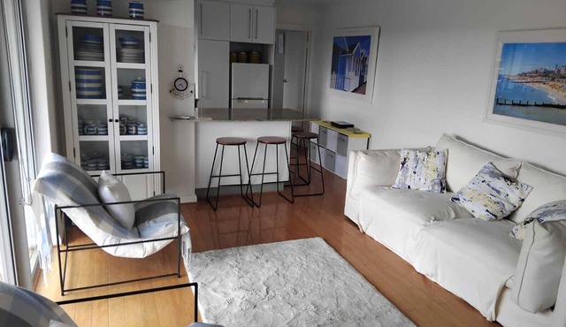 Riverside Escape | 2BR Large Balcony with River Views *Applecross* in Applecross