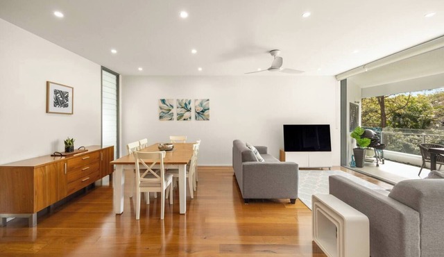 Riverside Lux 2Bed/2Bath Parking in West End