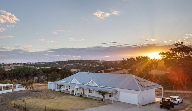 Rolling Hills Estate - Off grid Luxury in Adelaide Hills in Mount Barker Springs