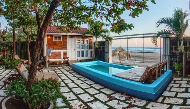Romantic Seaside Casita w/Pool, AC & Fire Sunsets in Pochomil