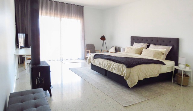 Rooks Edge B&B - Room 3 -Stunning views-romantic getaway in Bullengarook