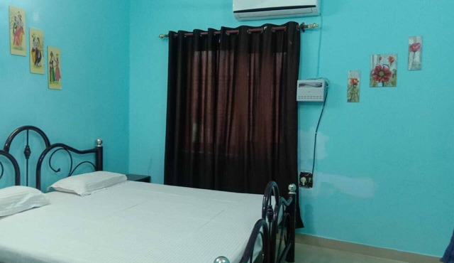 Room-janardan Homestay Lucknow