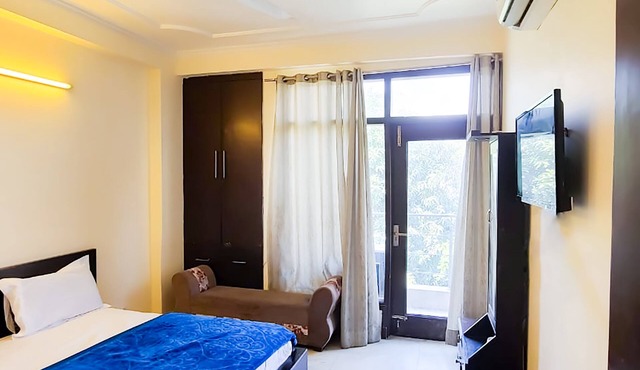 Roomshala 047 Hotel Jagannath
