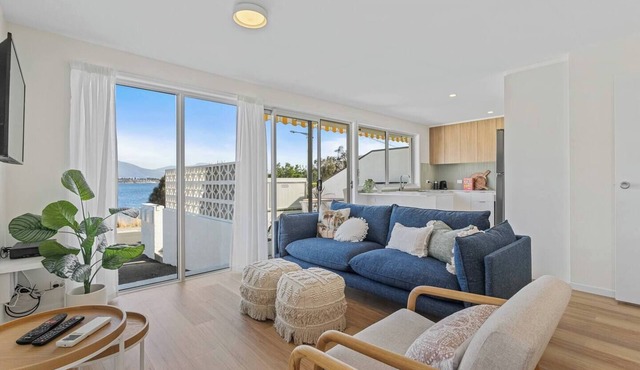 Rose Bay Riverfront Dreamy Luxury by the Water in Rose Bay