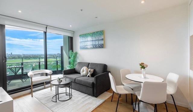 Run Above It All Pool, Gym & Skyline Views in Footscray