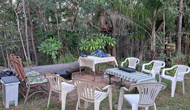 Rustic Sunflower 2 : A Large Queensland Style homestay. Family&Pet Friendly!n in Mount Crosby