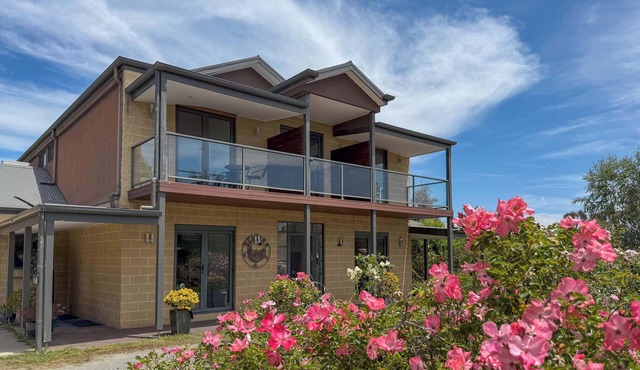 Rustic Winery Villa | 5BR Stay with Scenic Views in Labertouche