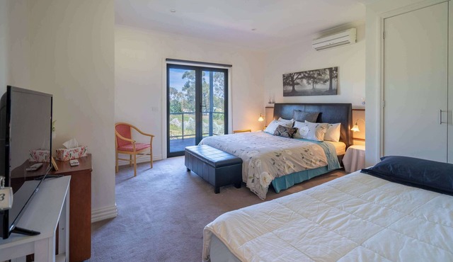 Rustic Winery Villa | Queen + Single Bed Room3 with En-Suite in Labertouche