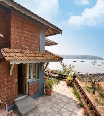 SaffronStays Crescent Bay, Palshet in Chiplun