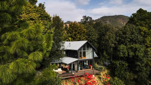 SaffronStays Junglee Murgi