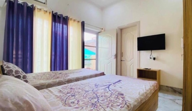 Saini Guest House