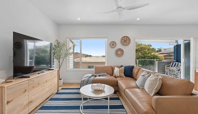 Sandy Toes - Walk to Beach, Pet Friendly, Stylish in Woolgoolga