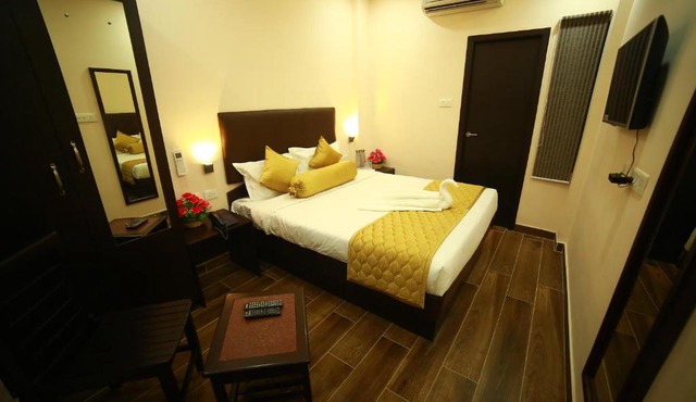 Sapphire Inn