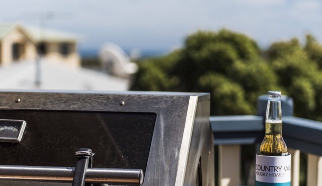 Sea Change - Spacious Family Holiday Accommodation Pet friendly in Ledge Point