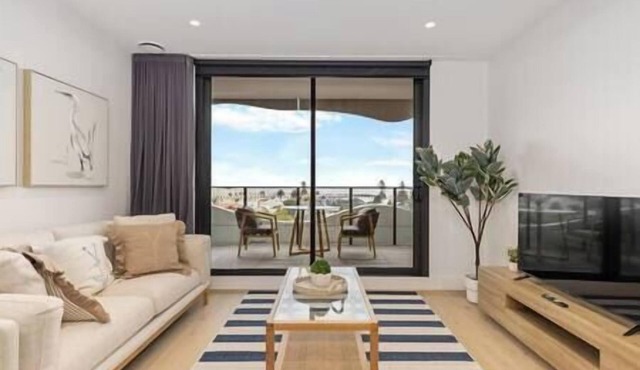 Sea View 2BR w/Best Rooftop Pool in Melb! in Hampton