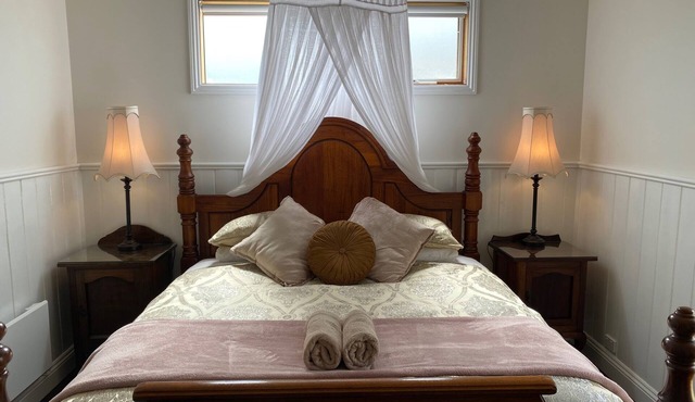 Seacroft Studio - Self Contained Apartment With Stunning Ocean Views in Sugarloaf