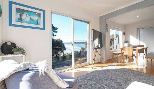 Seascape Cottage Headland Stay near Whale Watching in Dodges Ferry