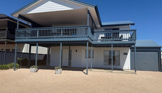 Seaviews at Stansbury - Modern and spacious! Off Peak special available! in Stansbury
