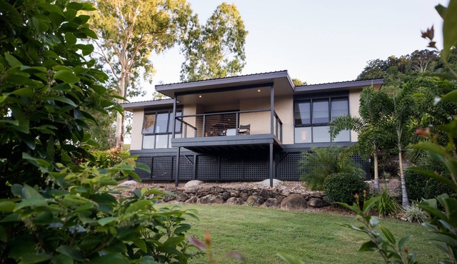 Seclude - Hillside Asylum in Palm Grove