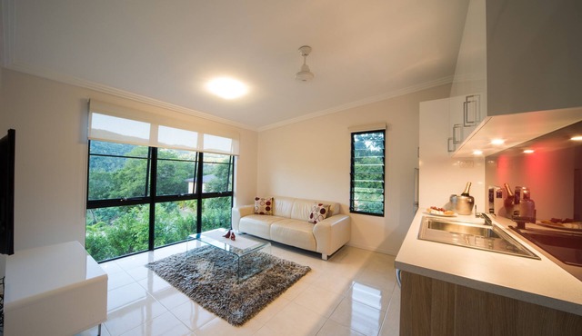 Seclude Rainforest Retreat in Palm Grove