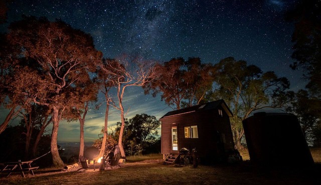 Secluded Tiny Home with Wild Yoga Retreat near Malmsbury, Macedon Ranges Victoria in Metcalfe