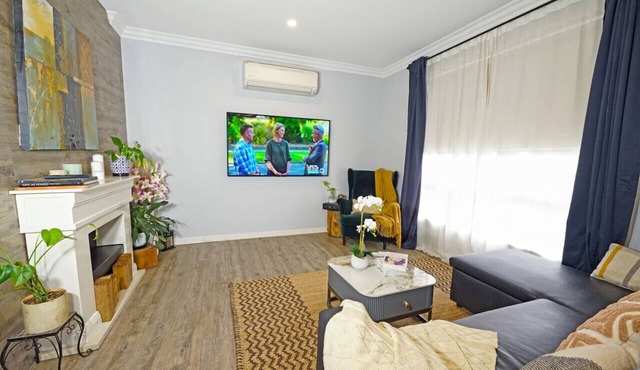 Self-contained Home 3BR Fawkner in Fawkner