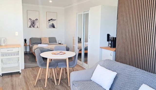 Self-Contained Studio in Kealy, Vasse – Private, Modern & Central- Vasse Apartment in Vasse