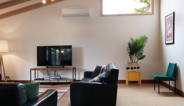 Serena- a stone's throw from Lake Daylesford in Daylesford