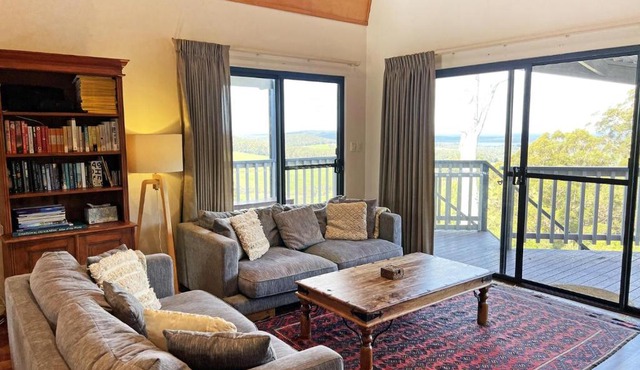 Serendeva | Private 5 Acres 6 mins from town, Panoramic Views, Dogs Welcome, EV Charging Point in Denmark