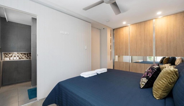 Serene Courtyard Retreat - Stylish & Pet Friendly in Aitkenvale