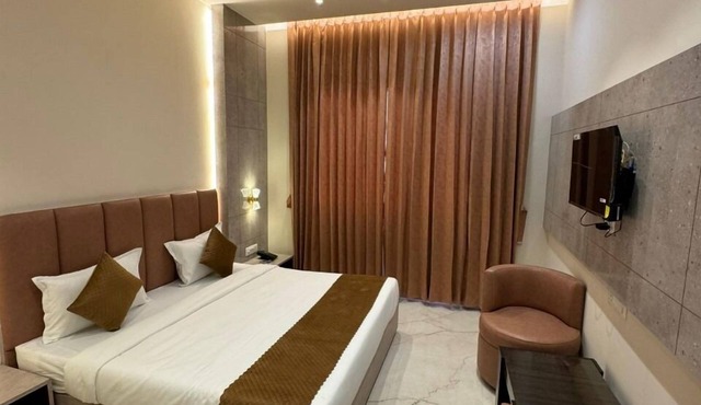 Sethi Grand Hotel