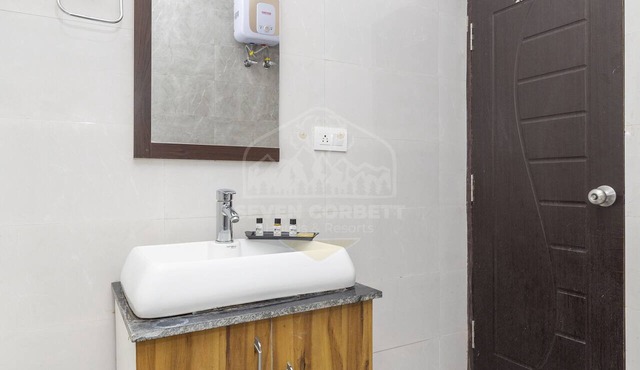 Seven Corbett Resort in Kaladhungi