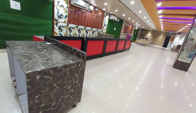 Shree International Hotel Near Dumra Rd