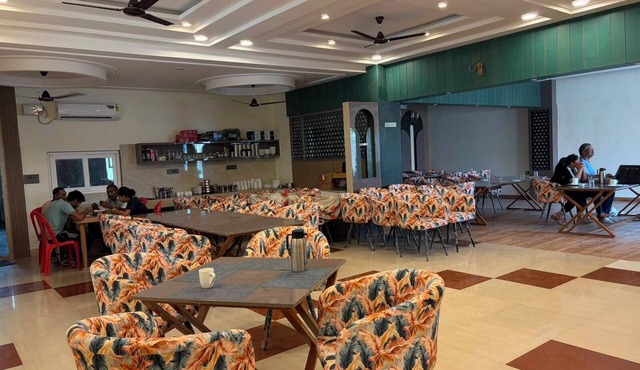 Shree Krishna Hotel & Restaurant in Sakrai
